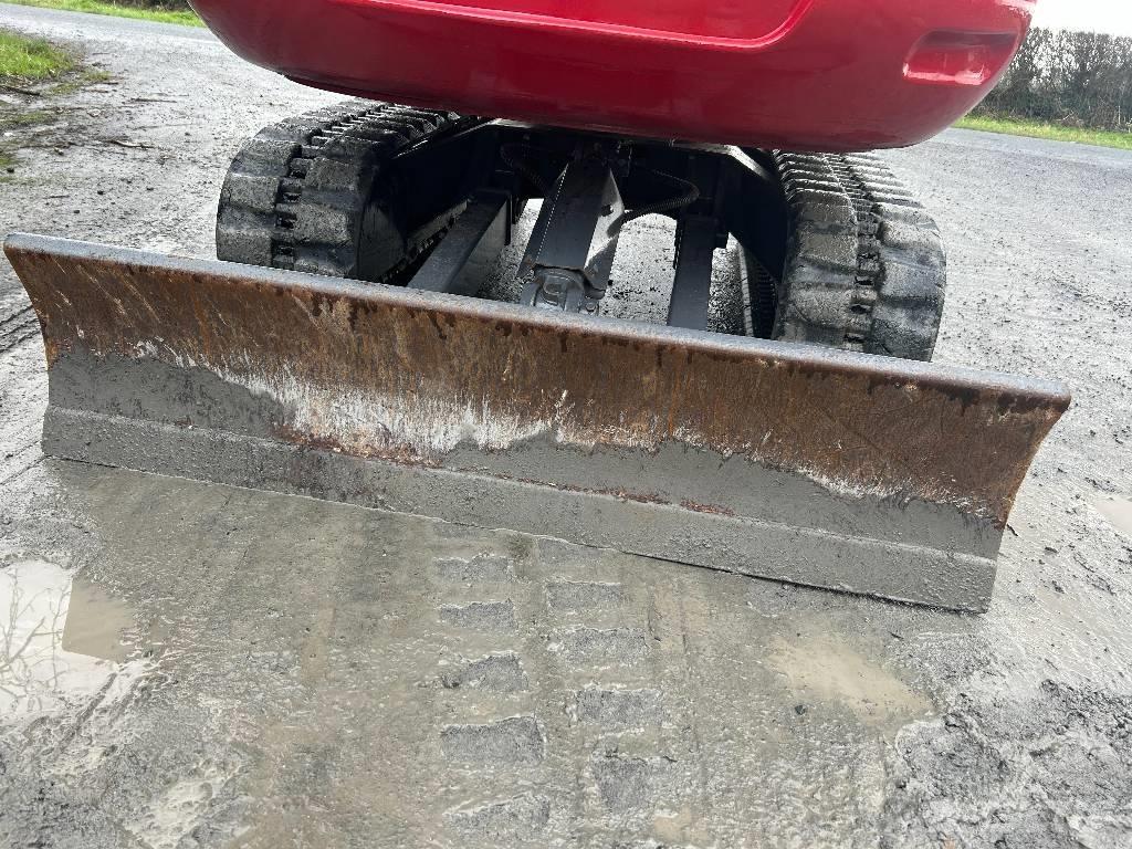 Takeuchi TB 230 Mini bagri <7t