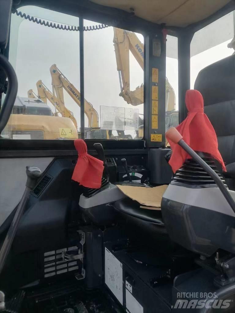 Komatsu PC56-7 Bagri goseničarji