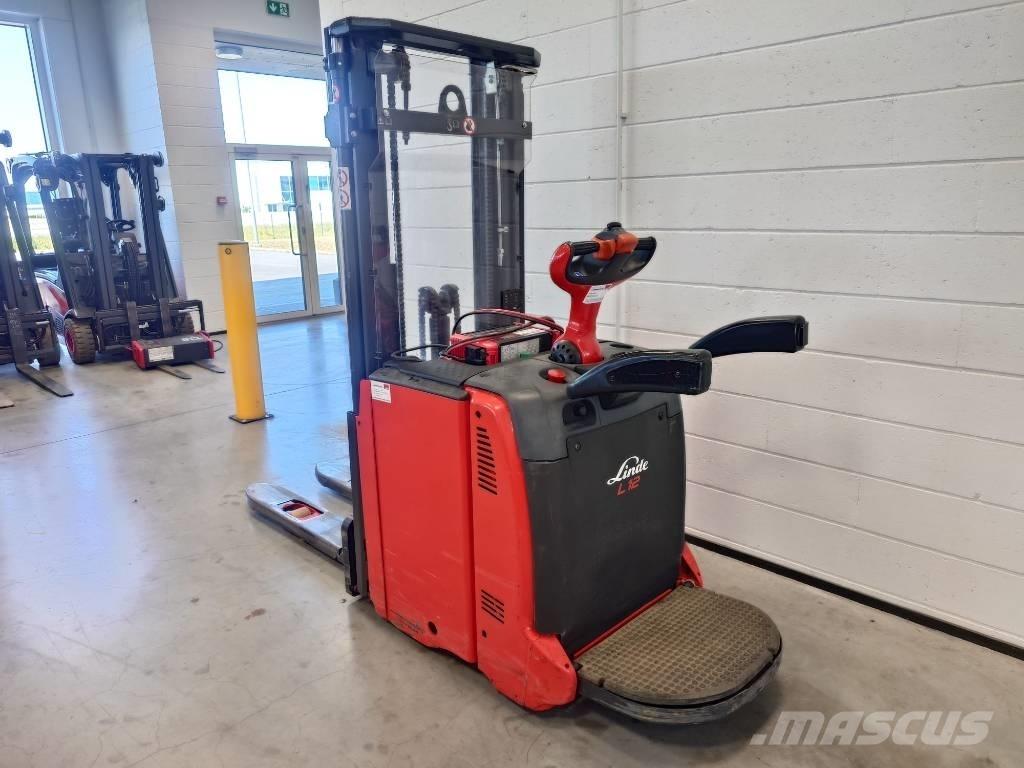 Linde L12AP/133 Samopogonski ročni viličarji