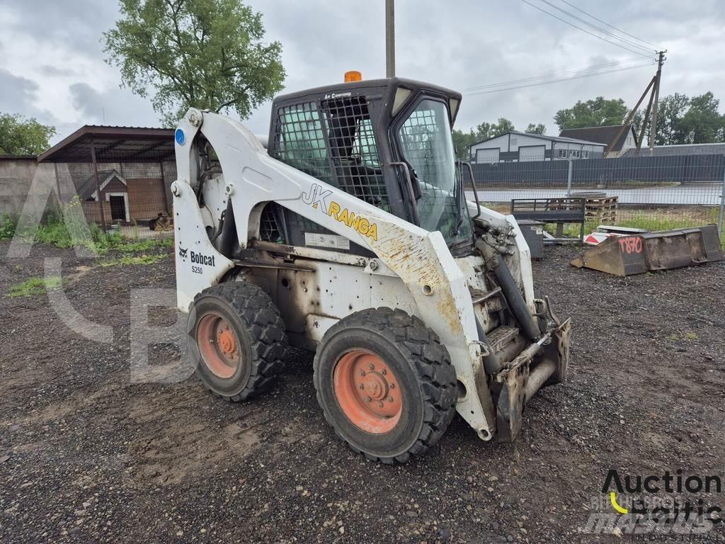 Bobcat S 250 Skid steer mini nakladalci