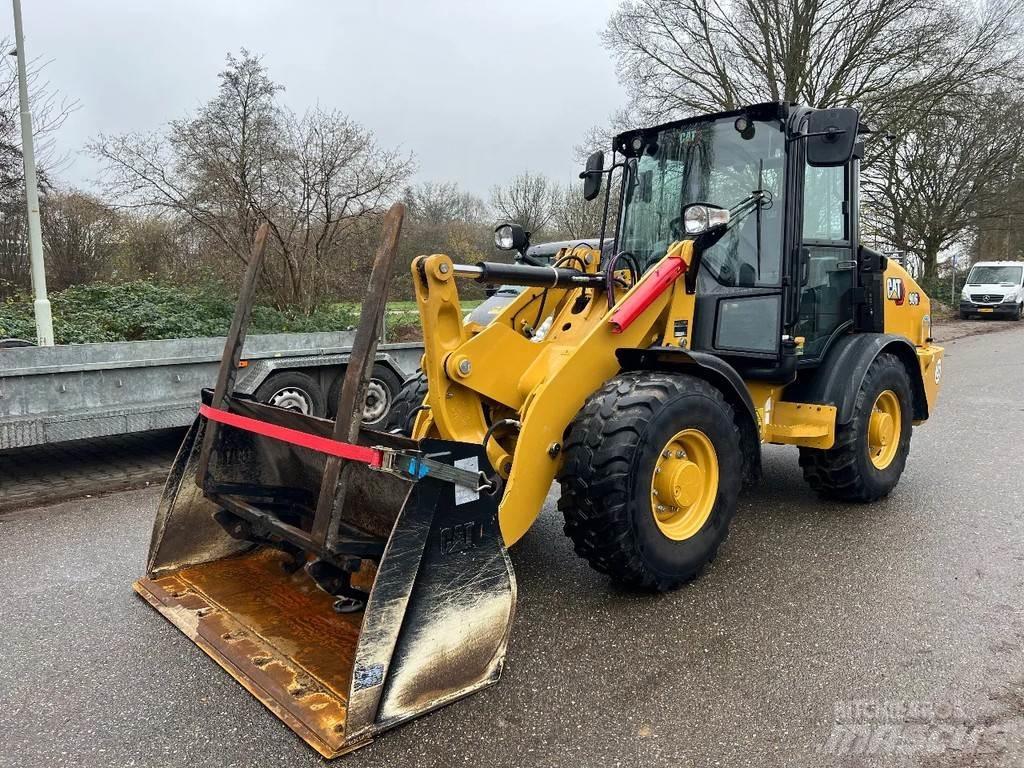 CAT 906 Next Gen Kolesni nakladalci