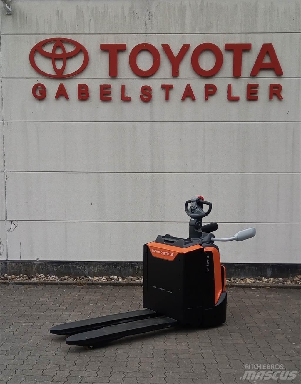 Toyota LPE200 Električni nizko dvižni viličar