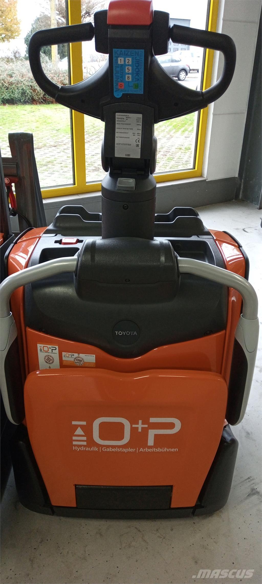 Toyota LPE200 Ročni električni viličar