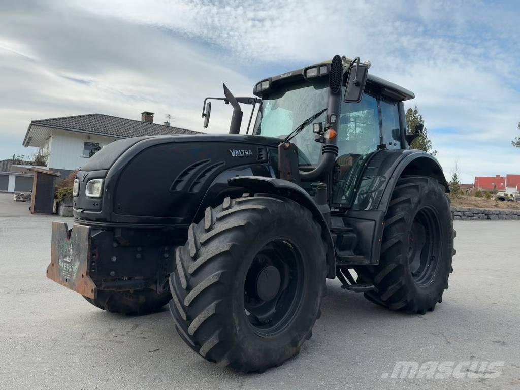 Valtra T 162 Traktorji