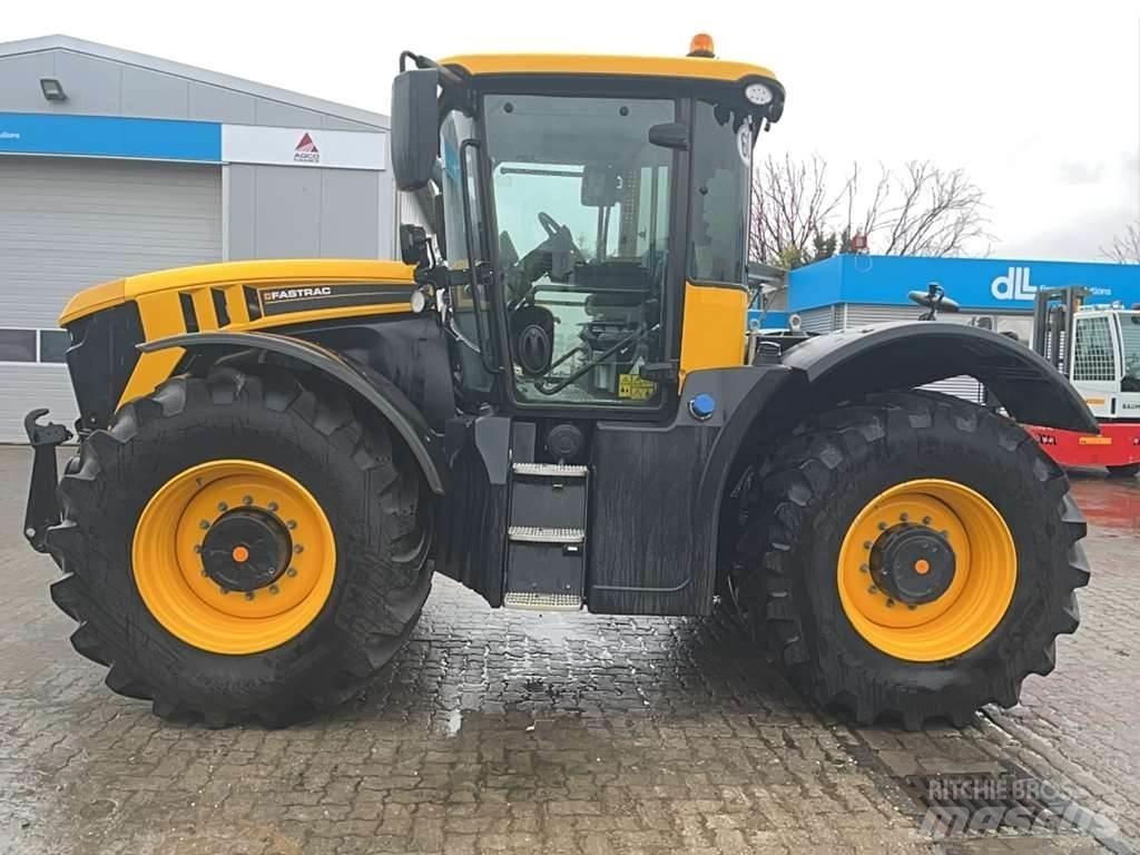 JCB Fastrac 4220 Traktorji