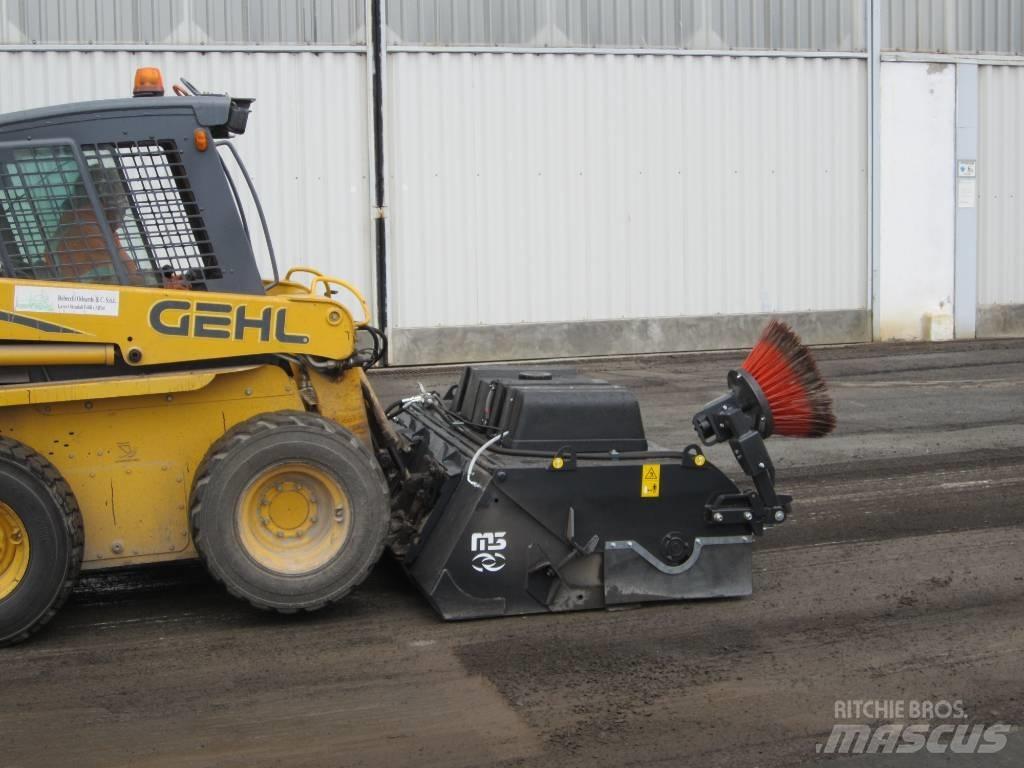 M3 Sweeper Bucket HD Nega okolice - drugo