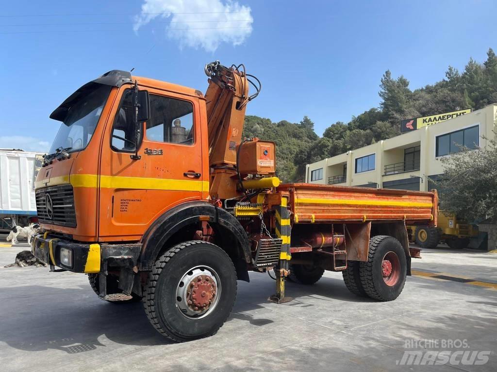 Mercedes-Benz 1626K Tovornjaki z žerjavom