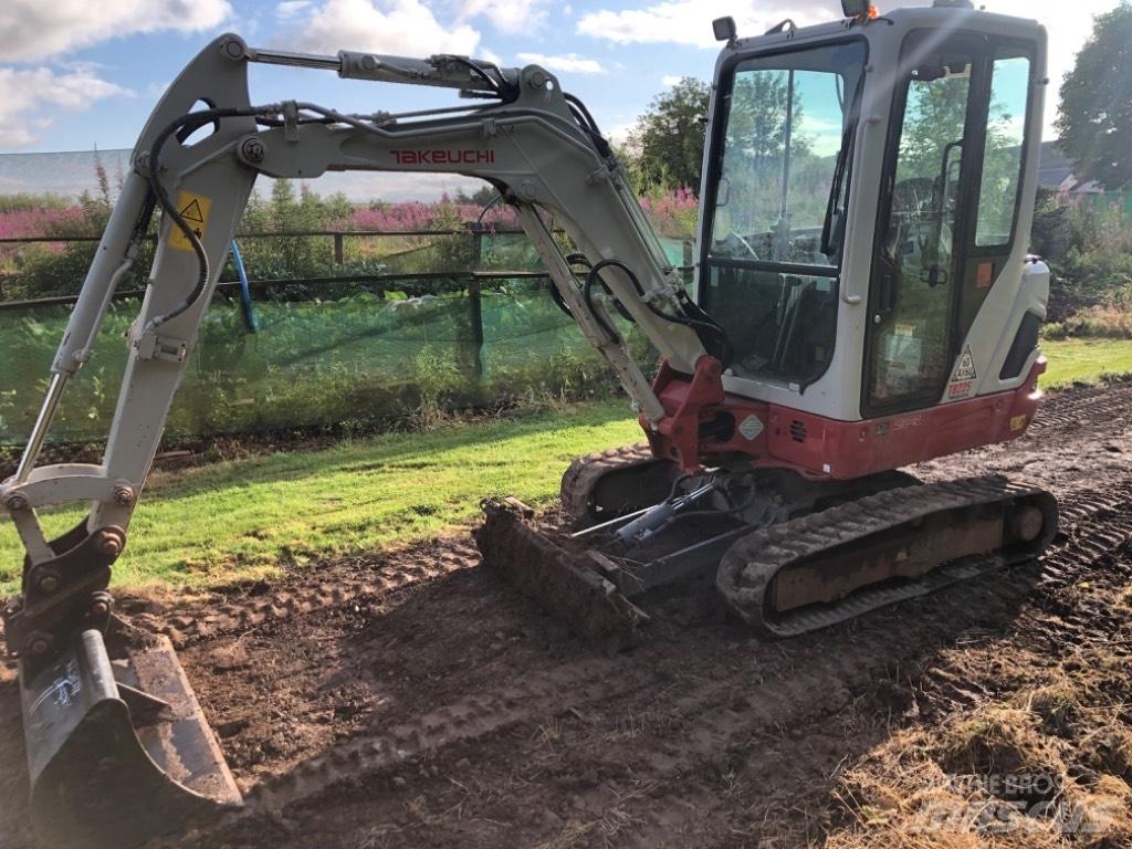 Takeuchi TB 225 Mini bagri <7t