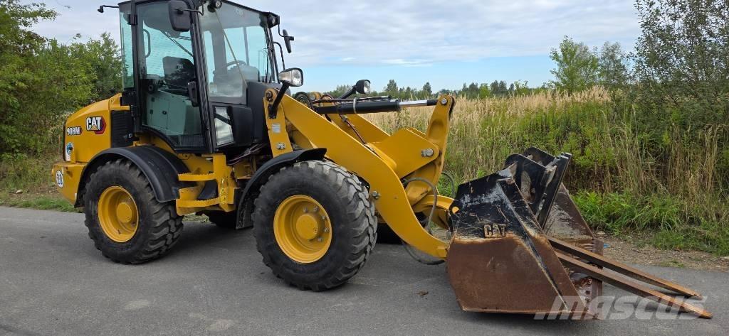 CAT 908M , 908 Kolesni nakladalci