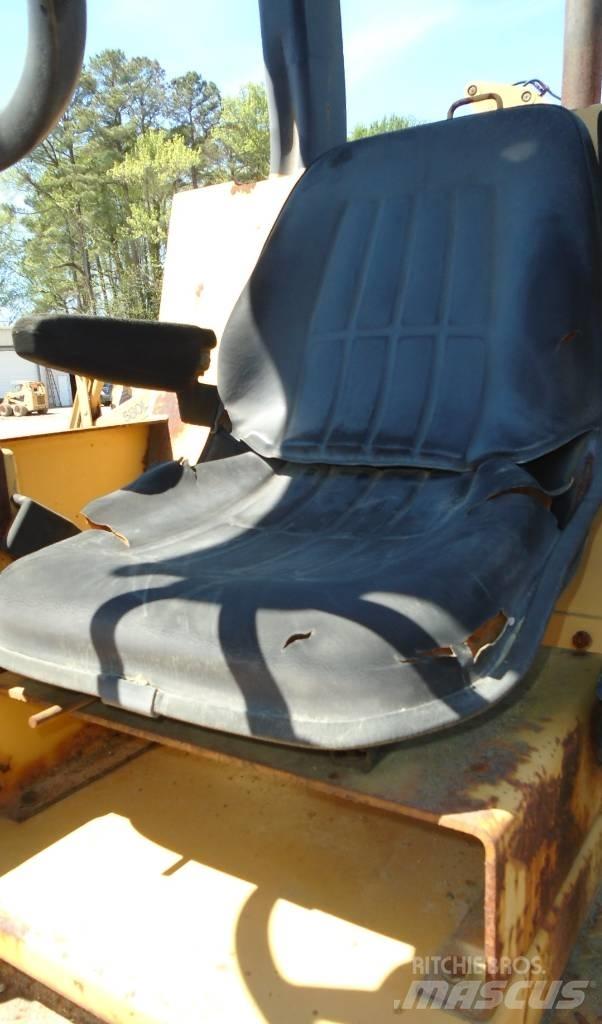 CAT CP 323 C Kombinirani valjarji