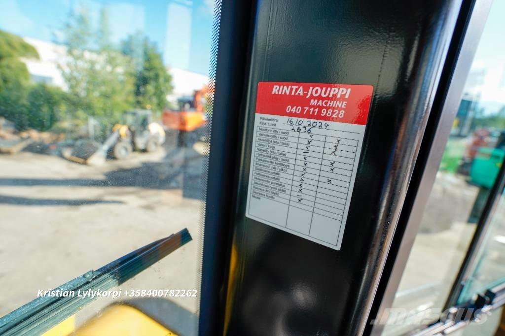 JCB 437HT Kolesni nakladalci