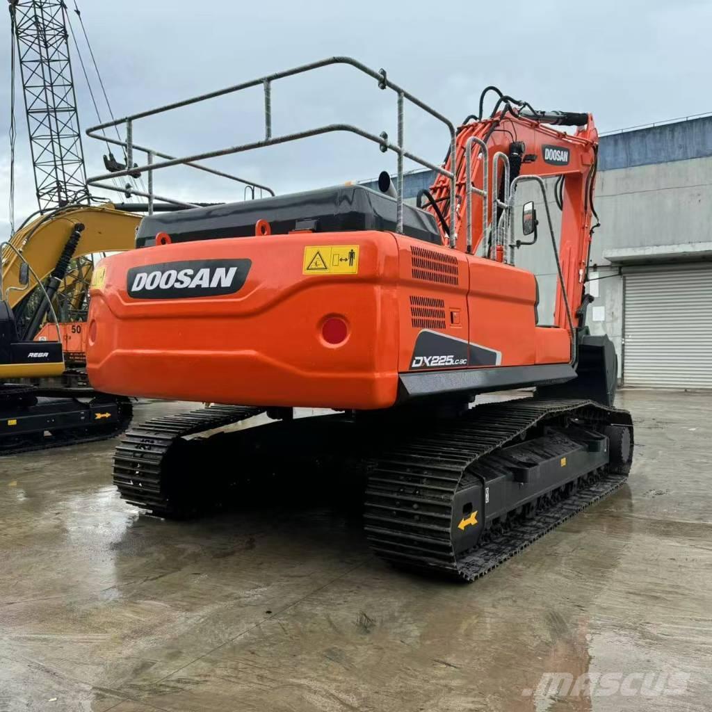 Doosan DX 225 LC Bagri goseničarji