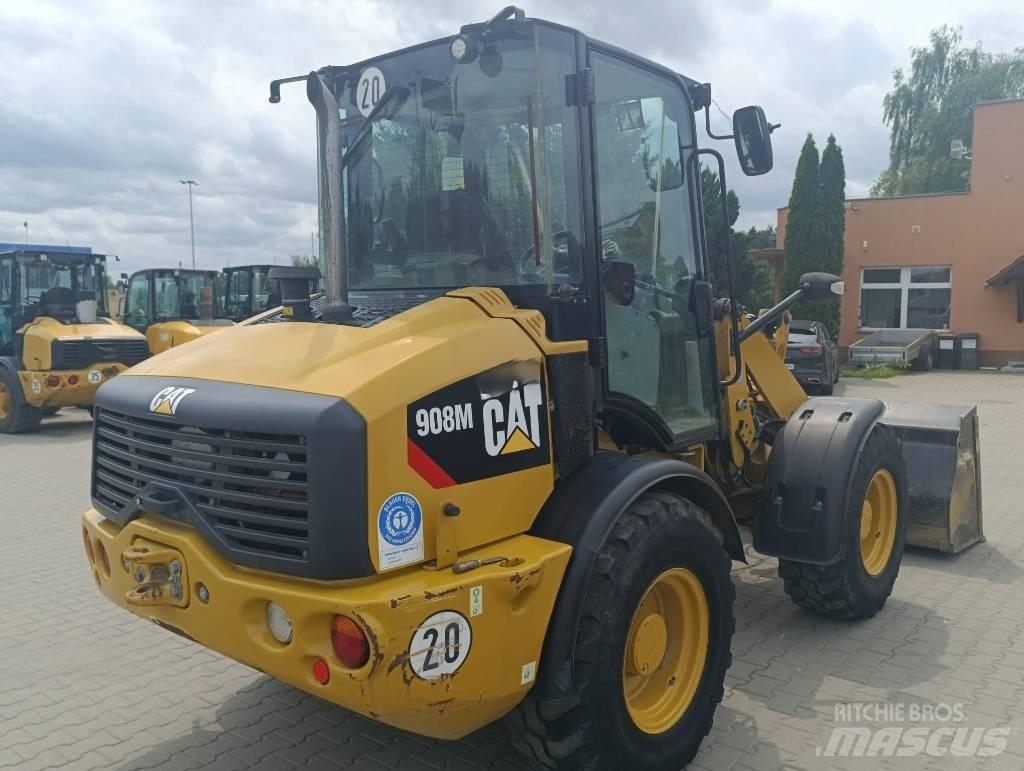 CAT 908M Kolesni nakladalci
