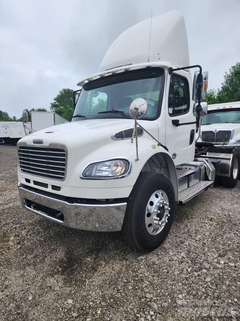 Freightliner M2 Vlačilci