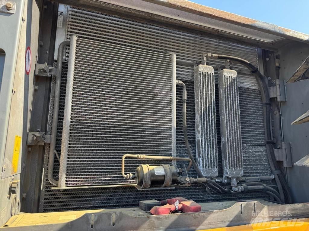 Liebherr LH 30 M Bagri za prekladanje primarnih/sekundarnih surovin