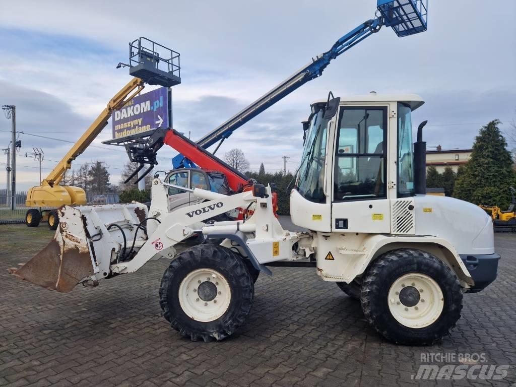 Volvo L 30 B Kolesni nakladalci