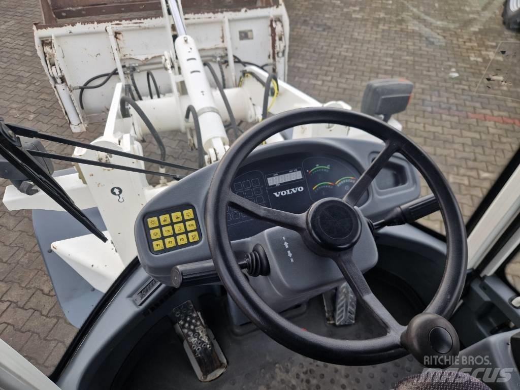 Volvo L 30 B Kolesni nakladalci