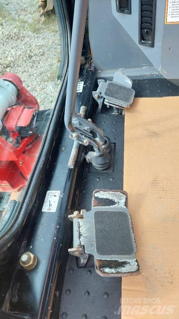 Takeuchi TB 23 R Mini bagri <7t