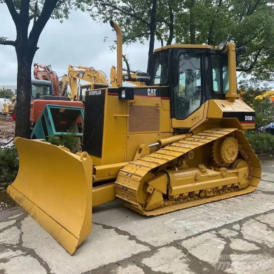 CAT D5M Buldožerji goseničarji