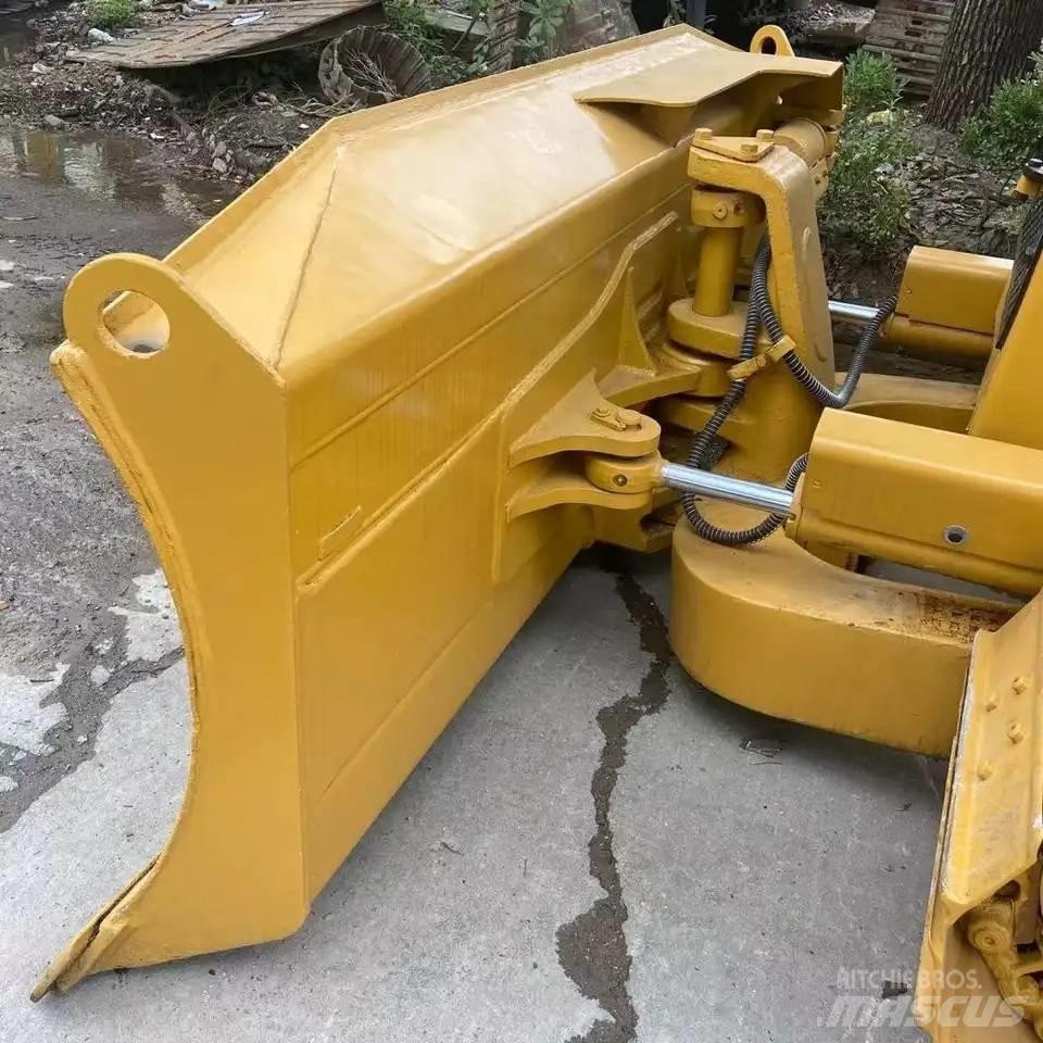 CAT D5M Buldožerji goseničarji