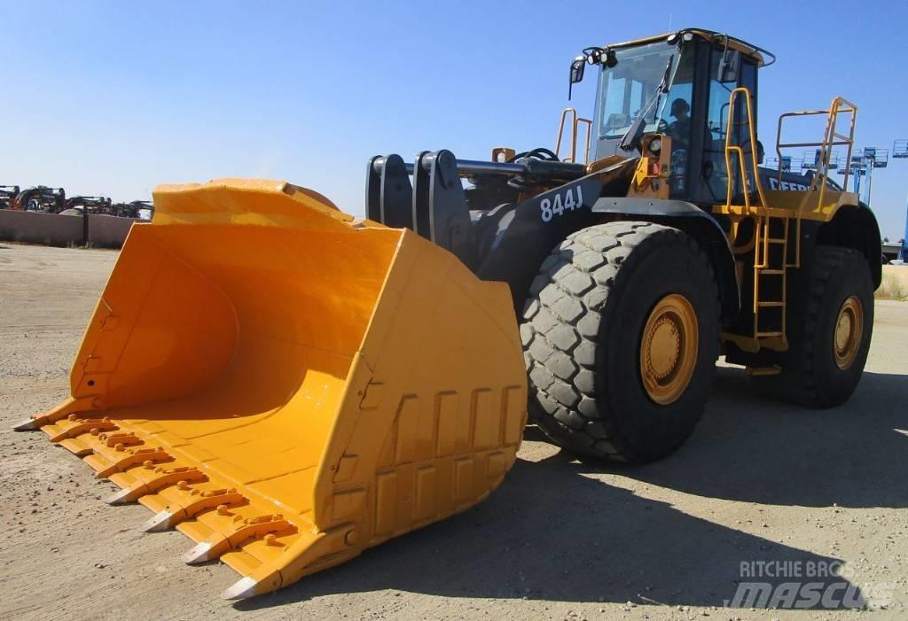 John Deere 844 J Kolesni nakladalci