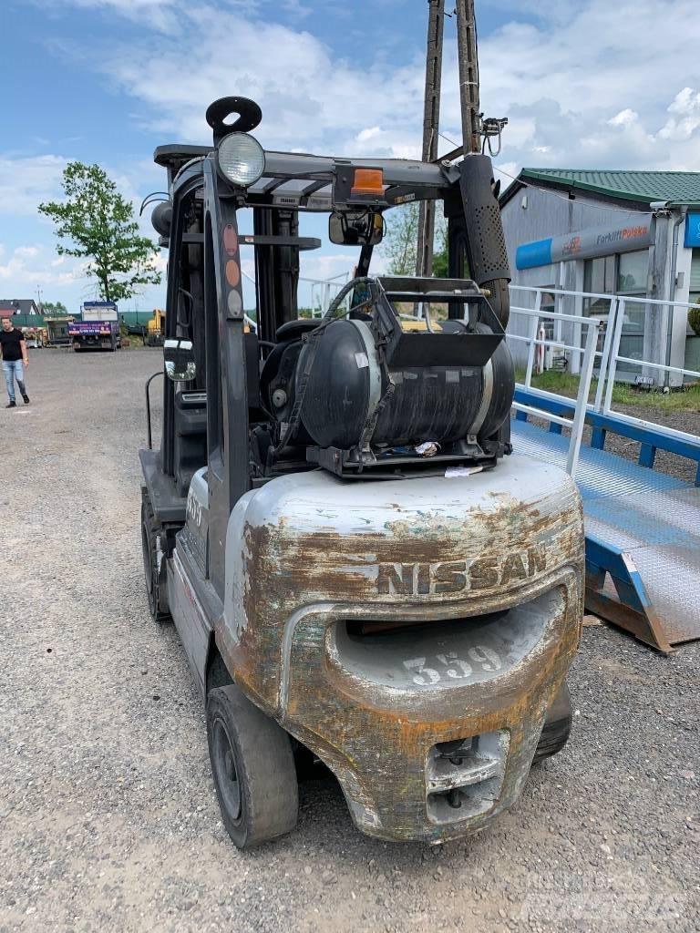 Nissan UG1D2A32LQ Plinski viličarji