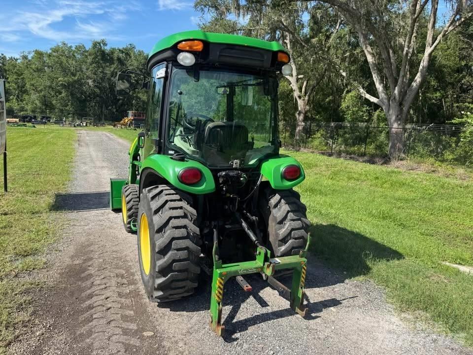 John Deere 3520 Traktorji