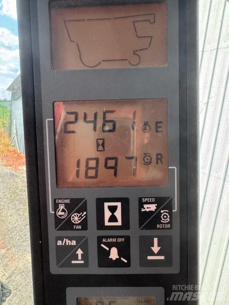 Case IH 2366E Kombajni