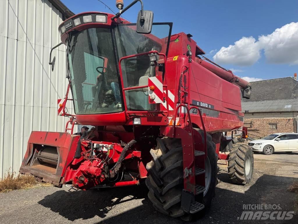 Case IH 2366E Kombajni