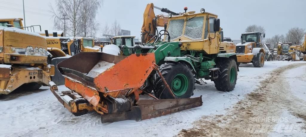  T-150 150 Vozila za prevoz delovne opreme