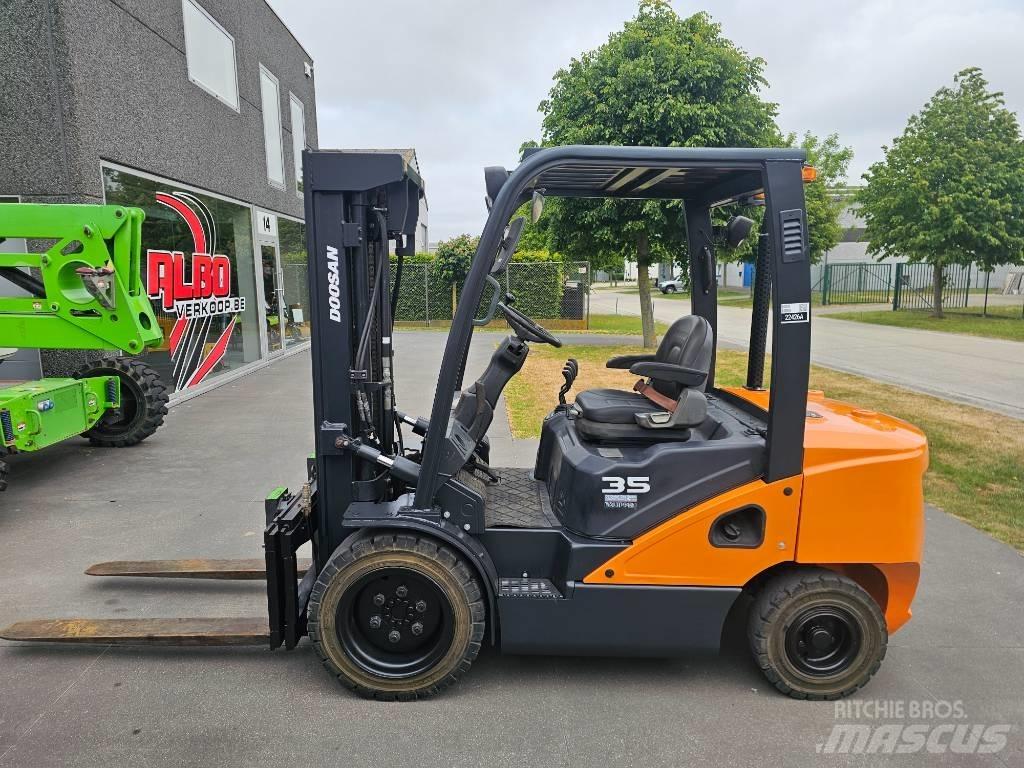 Doosan D 35 S-7 Dizelski viličarji
