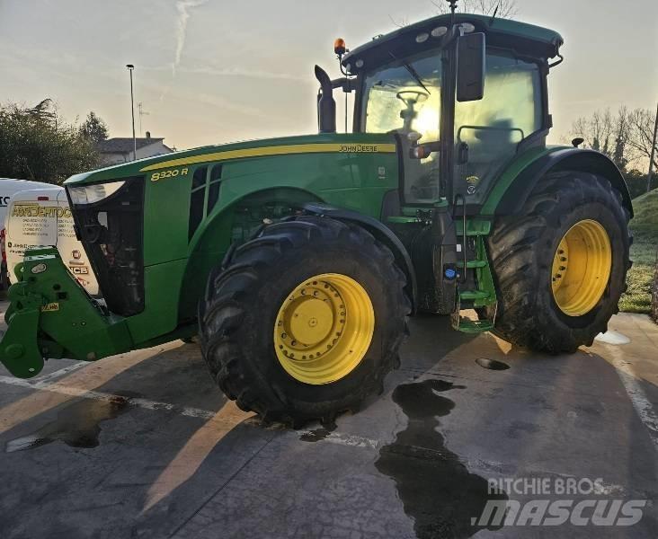 John Deere 8320 R Traktorji