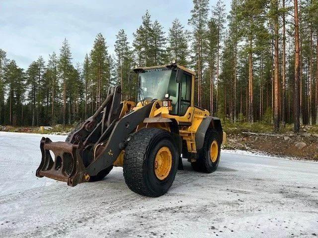 Volvo L120F Kolesni nakladalci