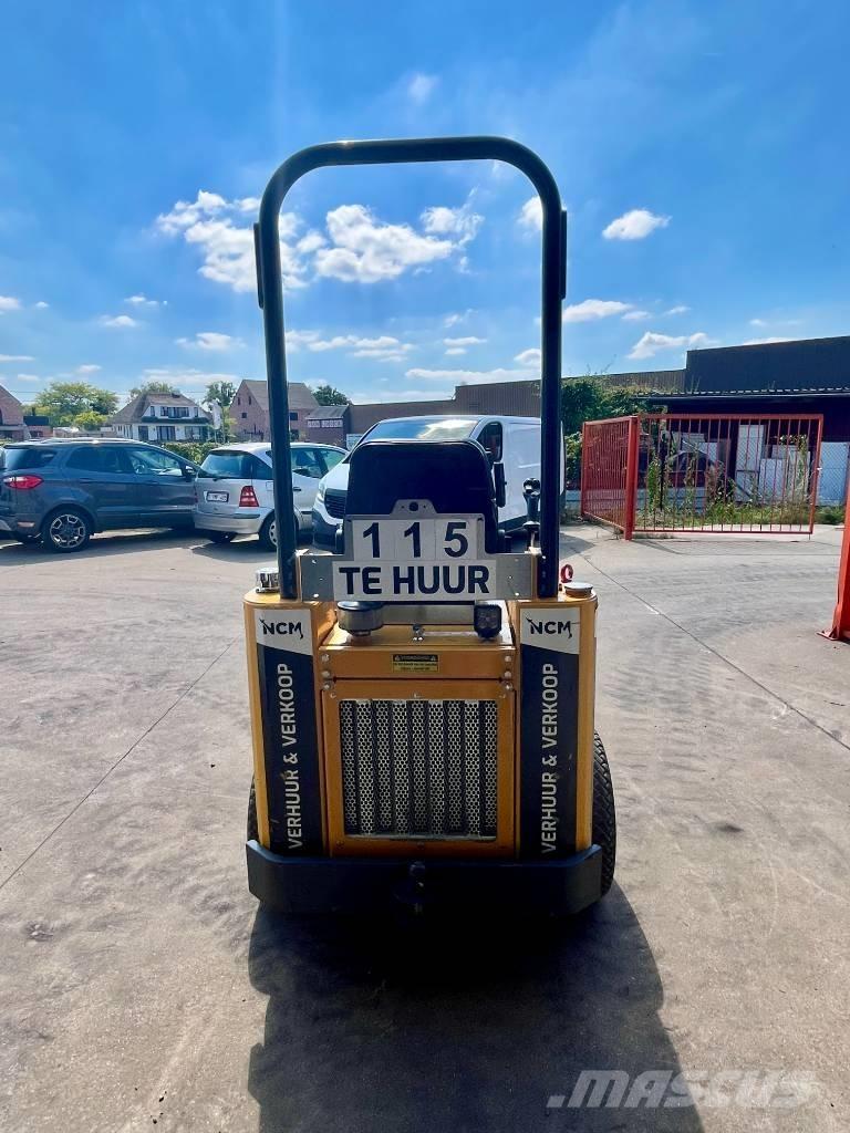 Knikmops KM 100 Kolesni nakladalci