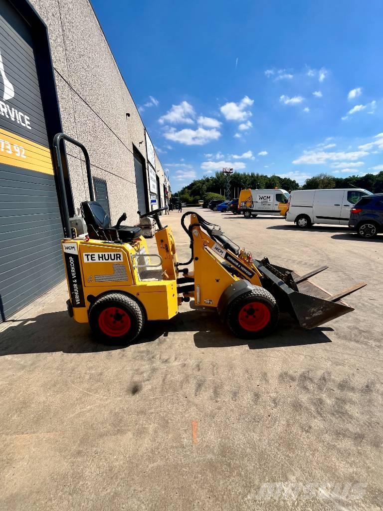 Knikmops KM 100 Kolesni nakladalci