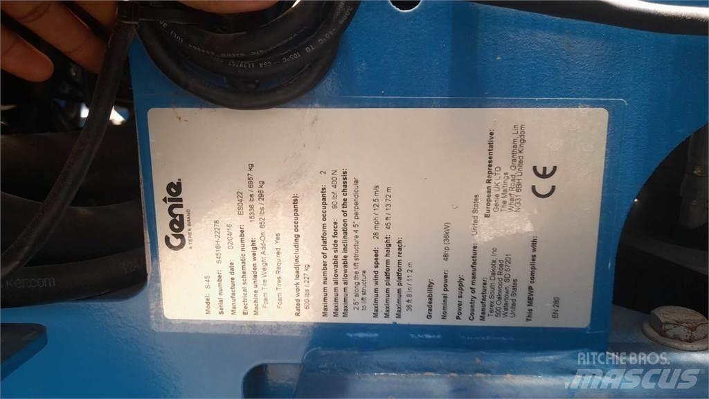 Genie S45 Teleskopske dvižne ploščadi