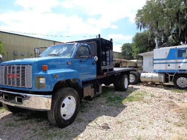 GMC C7500 Tovornjaki s kesonom/platojem