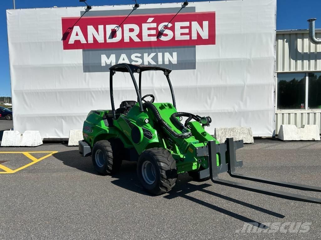 Avant 755 Skid steer mini nakladalci