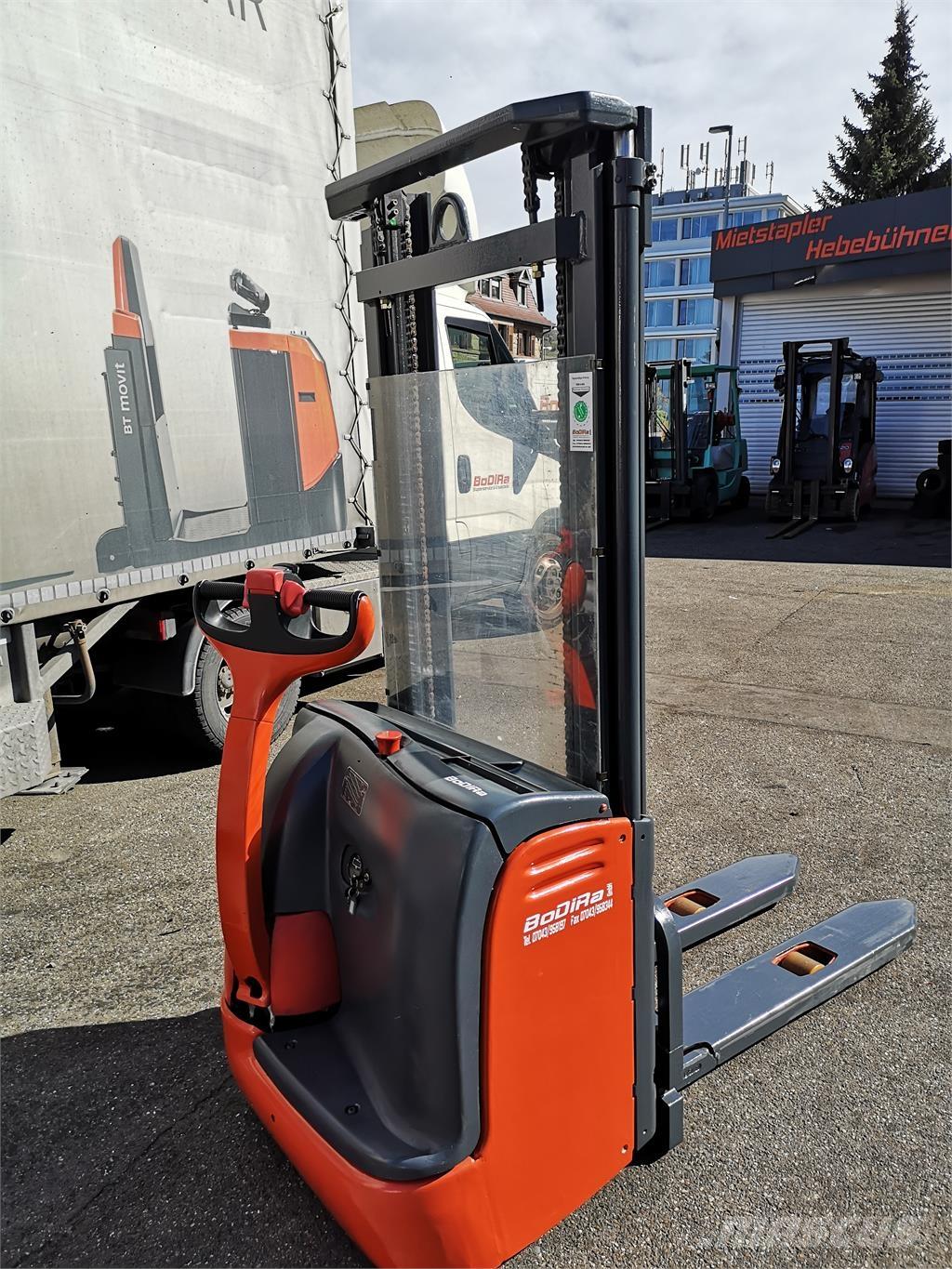 Linde L12 Samopogonski ročni viličarji