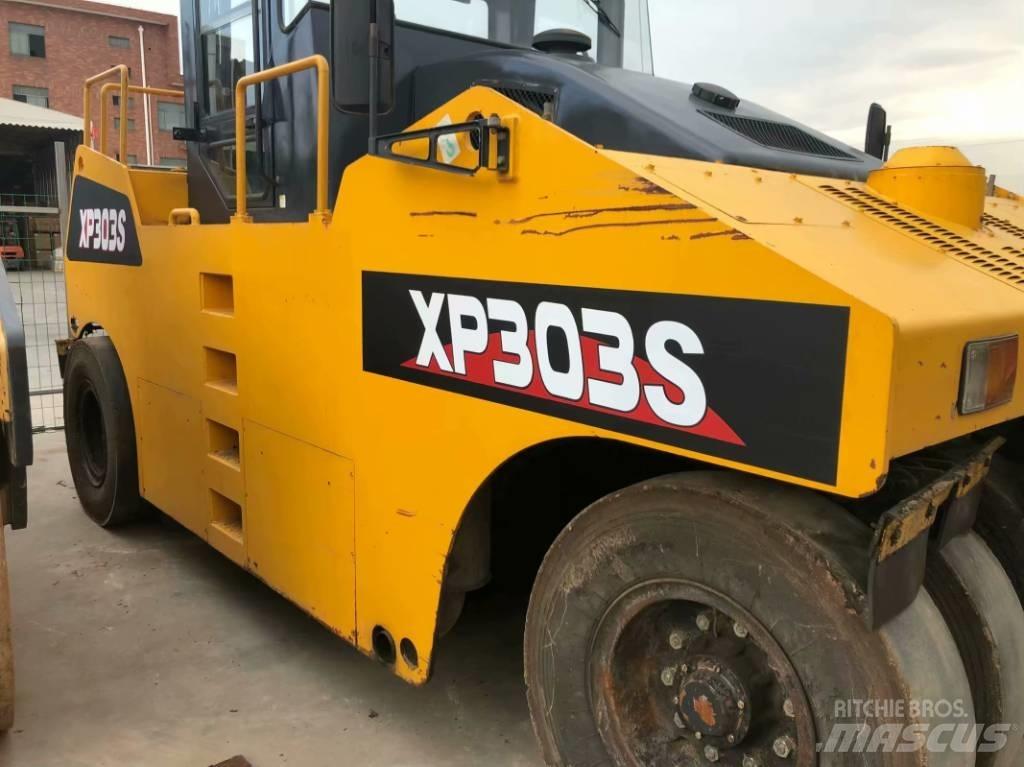XCMG XP303 Kolesni valjarji s pnevmatikami