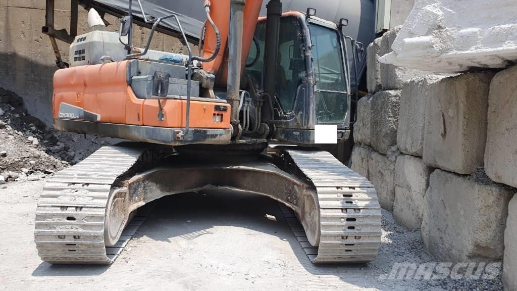 Doosan DX 300 LC-5 Bagri goseničarji