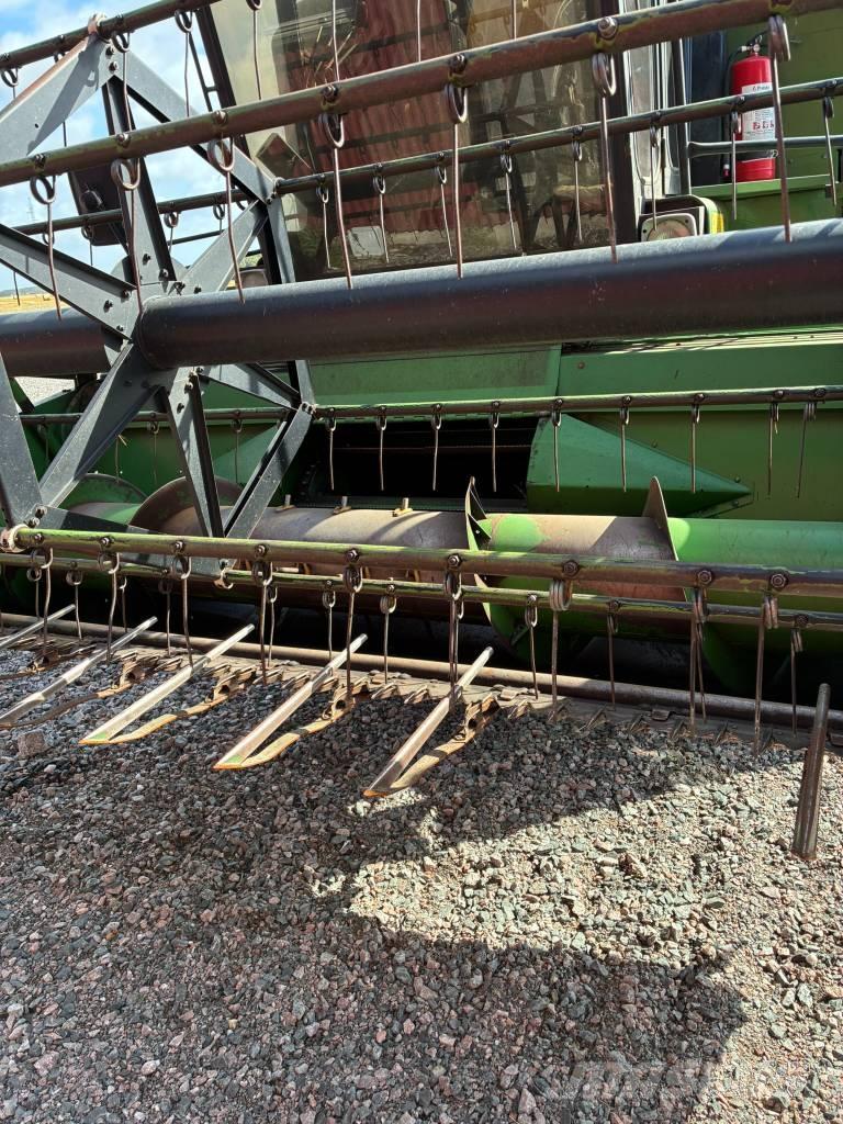 John Deere 1042 Kombajni