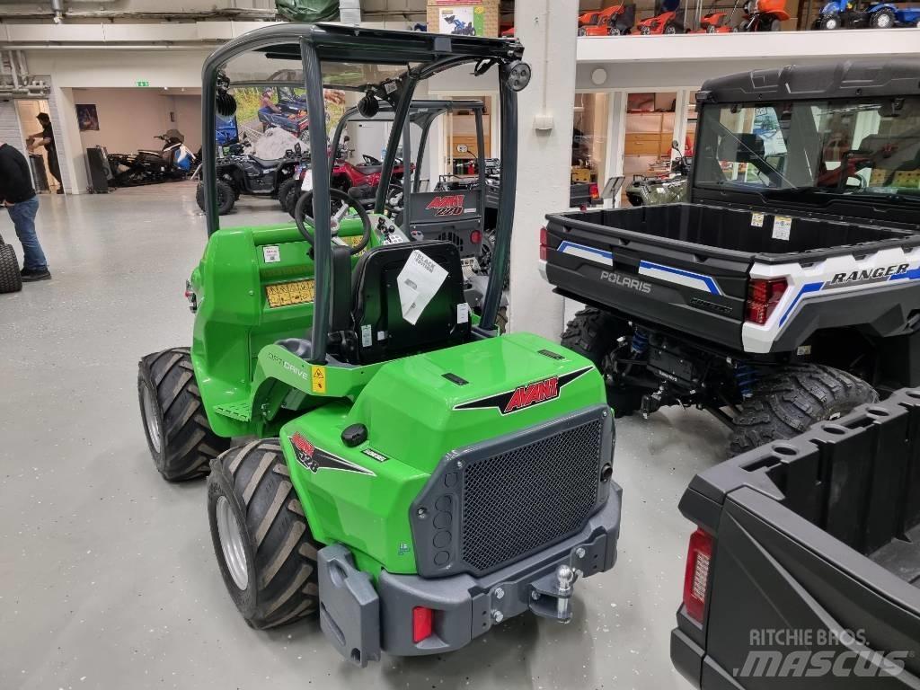 Avant 528 Skid steer mini nakladalci