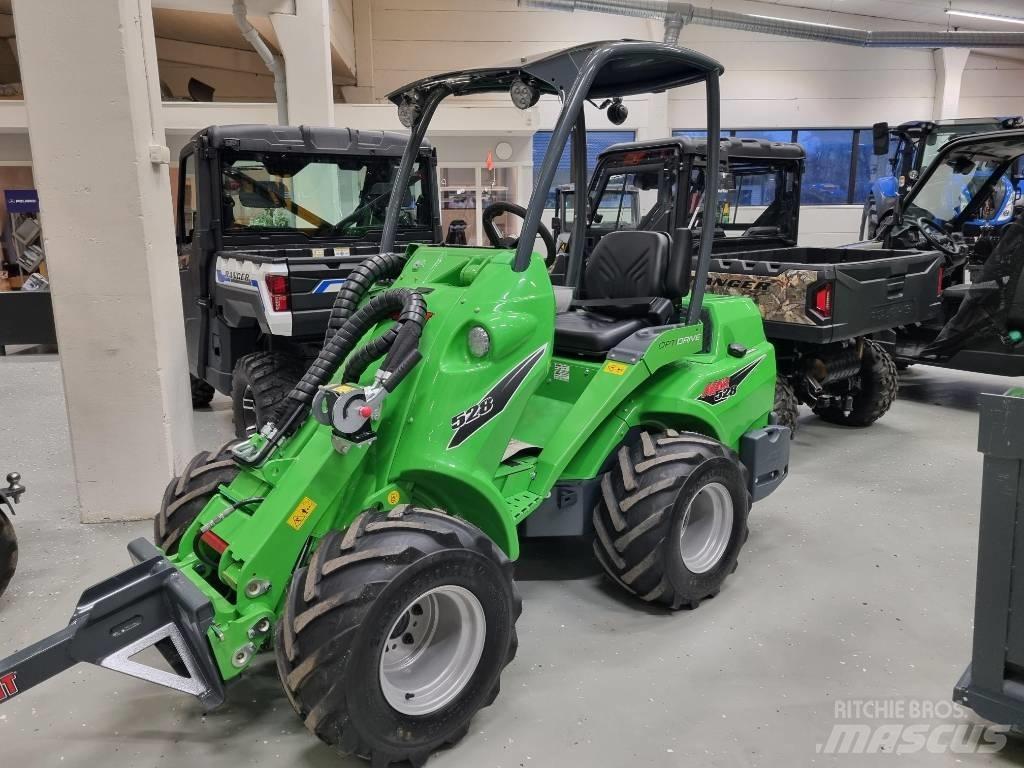 Avant 528 Skid steer mini nakladalci
