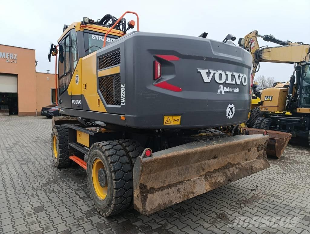 Volvo EW 220 E Bagri na kolesih
