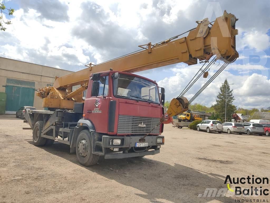MAZ 533731 Tovornjaki z žerjavom