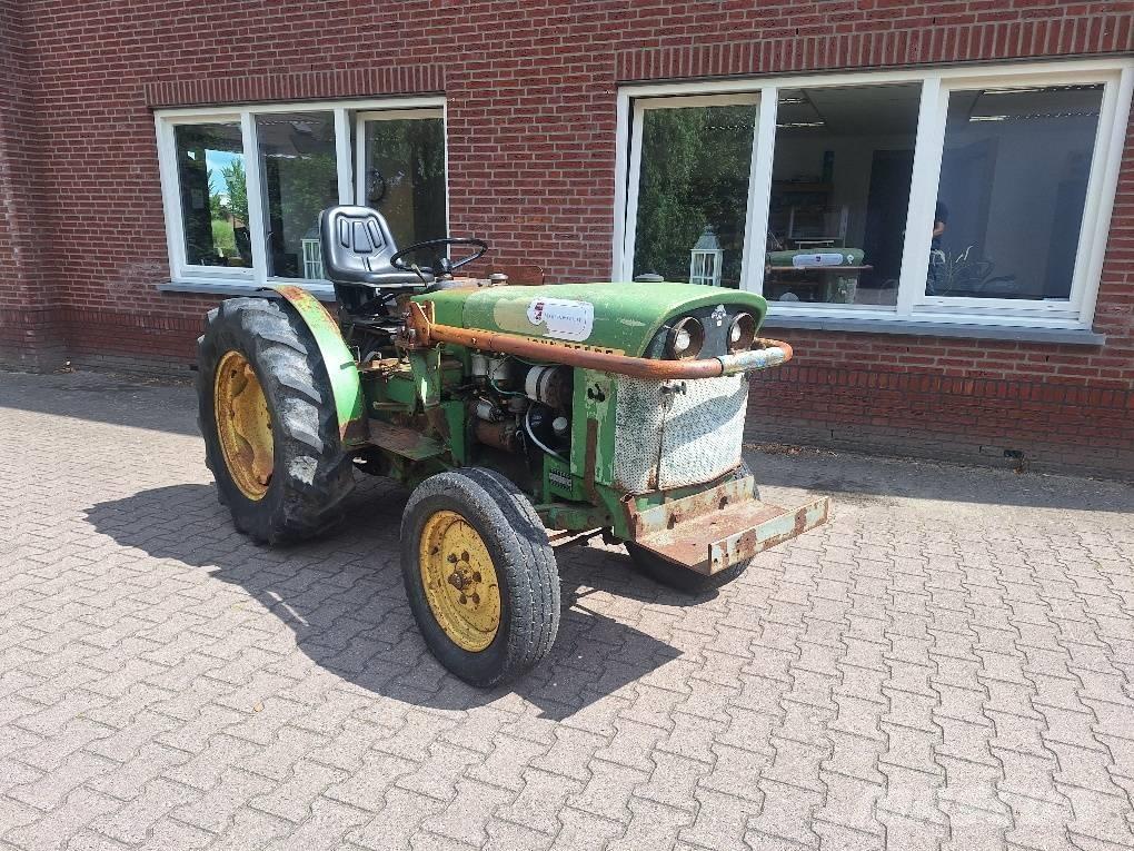 John Deere 1020 Traktorji