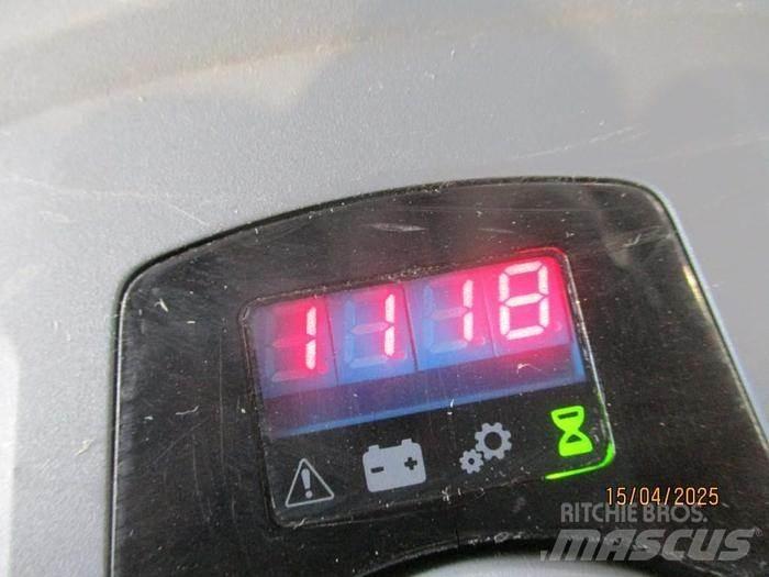 BT LWE 160 Električni nizko dvižni viličar