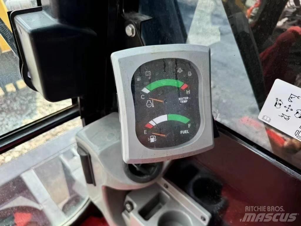 CAT 307E2 Bagri goseničarji