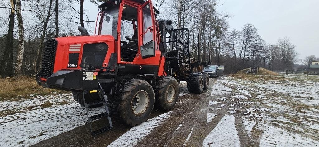Komatsu 835 Forwarderji